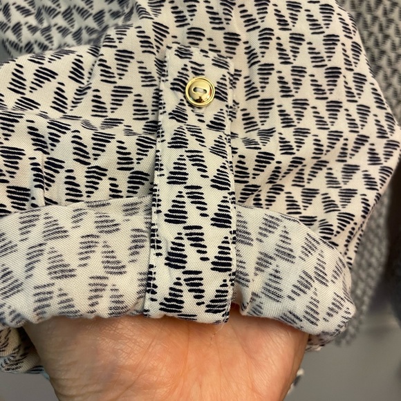 Perch by Blue Pepper white and navy patterned shirt. Size 3X - Picture 5 of 5